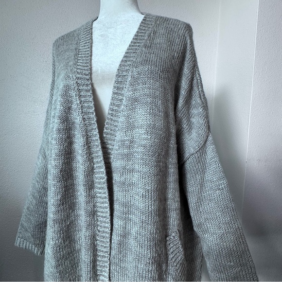 Knot Sisters Revolve Gray Cardigan Oversized Chunky Pockets Mohair Knit SZ M / L - Picture 4 of 14